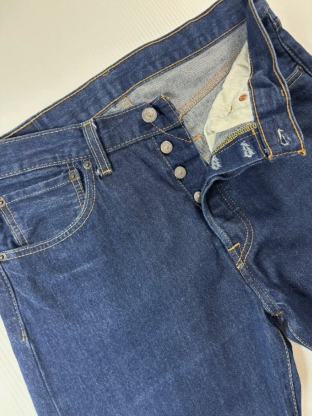 Levi's 501 Men's Button Fly Original Fit Straight Leg Blue Denim Jeans 32X32